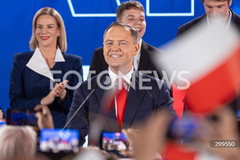  01.06.2025 WARSZAWA <br />
WYBORY PREZYDENCKIE 2025 <br />
DRUGA TURA WYBOROW PREZYDENCKICH <br />
WIECZOR WYBORCZY KANDYDATA NA PREZYDENTA RP KAROLA NAWROCKIEGO <br />
N/Z KAROL NAWROCKI<br />
FOT. ANTONI BYSZEWSKI/FOTONEWS 