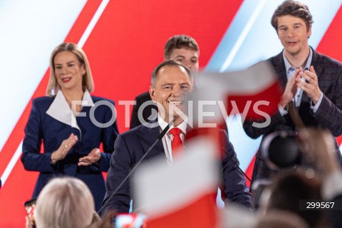  01.06.2025 WARSZAWA <br />
WYBORY PREZYDENCKIE 2025 <br />
DRUGA TURA WYBOROW PREZYDENCKICH <br />
WIECZOR WYBORCZY KANDYDATA NA PREZYDENTA RP KAROLA NAWROCKIEGO <br />
N/Z MARTA NAWROCKA KAROL NAWROCKI DANIEL NAWROCKI<br />
FOT. ANTONI BYSZEWSKI/FOTONEWS 