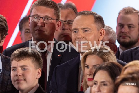  01.06.2025 WARSZAWA <br />
WYBORY PREZYDENCKIE 2025 <br />
DRUGA TURA WYBOROW PREZYDENCKICH <br />
WIECZOR WYBORCZY KANDYDATA NA PREZYDENTA RP KAROLA NAWROCKIEGO <br />
N/Z KAROL NAWROCKI<br />
FOT. ANTONI BYSZEWSKI/FOTONEWS 