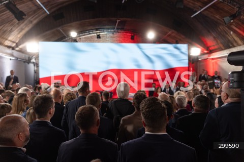  01.06.2025 WARSZAWA <br />
WYBORY PREZYDENCKIE 2025 <br />
DRUGA TURA WYBOROW PREZYDENCKICH <br />
WIECZOR WYBORCZY KANDYDATA NA PREZYDENTA RP KAROLA NAWROCKIEGO <br />
N/Z WIECZOR WYBORCZY SCENA<br />
FOT. ANTONI BYSZEWSKI/FOTONEWS 