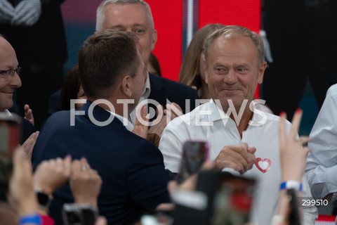  01.06.2025 WARSZAWA<br />
WYBORY PREZYDENCKIE 2025<br />
DRUGA TURA WYBOROW PREZYDENCKICH<br />
WIECZOR WYBORCZY RAFALA TRZASKOWSKIEGO<br />
N/Z SLAWOMIR NITRAS DONALD TUSK<br />
FOT. MARCIN BANASZKIEWICZ/FOTONEWS  