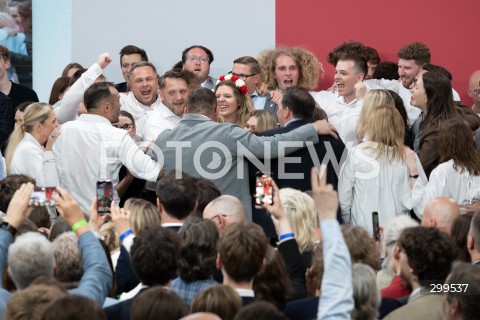  01.06.2025 WARSZAWA<br />
WYBORY PREZYDENCKIE 2025<br />
DRUGA TURA WYBOROW PREZYDENCKICH<br />
WIECZOR WYBORCZY RAFALA TRZASKOWSKIEGO<br />
N/Z RADOSC SZTABU WYBORCZEGO<br />
FOT. MARCIN BANASZKIEWICZ/FOTONEWS  