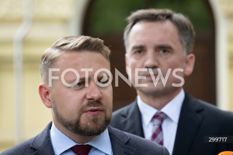  04.06.2025 WARSZAWA<br />
KONFERENCJA PRASOWA ZBIGNIEWA ZIOBRO<br />
N/Z JACEK OZDOBA ZBIGNIEW ZIOBRO<br />
FOT. MARCIN BANASZKIEWICZ/FOTONEWS  