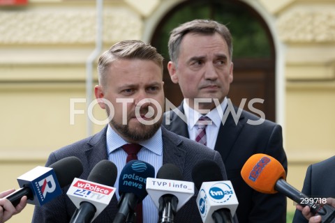  04.06.2025 WARSZAWA<br />
KONFERENCJA PRASOWA ZBIGNIEWA ZIOBRO<br />
N/Z JACEK OZDOBA ZBIGNIEW ZIOBRO<br />
FOT. MARCIN BANASZKIEWICZ/FOTONEWS  