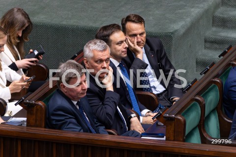  11.06.2025 WARSZAWA<br />
POSIEDZENIE SEJMU W WARSZAWIE<br />
GLOSOWANIE NAD WOTUM ZAUFANIA DLA RZADU<br />
N/Z JAN GRABIEC TOMASZ SIEMONIAK ANDRZEJ DOMANSKI RADOSLAW SIKORSKI<br />
FOT. ANTONI BYSZEWSKI/FOTONEWS 