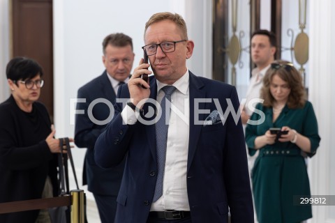  11.06.2025 WARSZAWA<br />
POSIEDZENIE SEJMU W WARSZAWIE<br />
GLOSOWANIE NAD WOTUM ZAUFANIA DLA RZADU<br />
N/Z ROBERT TELUS<br />
FOT. ANTONI BYSZEWSKI/FOTONEWS 