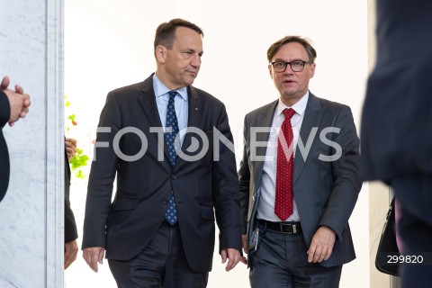  11.06.2025 WARSZAWA<br />
POSIEDZENIE SEJMU W WARSZAWIE<br />
GLOSOWANIE NAD WOTUM ZAUFANIA DLA RZADU<br />
N/Z RADOSLAW SIKORSKI<br />
FOT. ANTONI BYSZEWSKI/FOTONEWS 