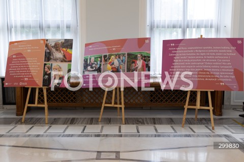 11.06.2025 WARSZAWA<br />
POSIEDZENIE SEJMU W WARSZAWIE<br />
GLOSOWANIE NAD WOTUM ZAUFANIA DLA RZADU<br />
N/Z WYSTAWA PLAKATOW W SEJMIE ZNISZCZONA PRZEZ GRZEGORZA BRAUNA<br />
FOT. ANTONI BYSZEWSKI/FOTONEWS 