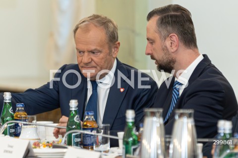  18.06.2025 WARSZAWA<br />
POSIEDZENIE RADY BEZPIECZENSTWA NARODOWEGO W PALACU PREZYDENCKIM W WARSZAWIE<br />
N/Z PREMIER DONALD TUSK WLADYSLAW KOSINIAK - KAMYSZ<br />
FOT. ANTONI BYSZEWSKI/FOTONEWS 