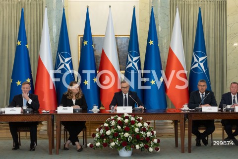  18.06.2025 WARSZAWA<br />
POSIEDZENIE RADY BEZPIECZENSTWA NARODOWEGO W PALACU PREZYDENCKIM W WARSZAWIE<br />
N/Z MARCIN MASTALEREK MALGORZATA PAPROCKA PREZYDENT ANDRZEJ DUDA DARIUSZ LUKOWSKI<br />
FOT. ANTONI BYSZEWSKI/FOTONEWS 