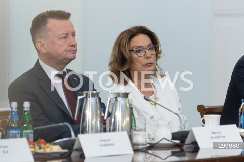  18.06.2025 WARSZAWA<br />
POSIEDZENIE RADY BEZPIECZENSTWA NARODOWEGO W PALACU PREZYDENCKIM W WARSZAWIE<br />
N/Z MARIUSZ BLASZCZAK MALGORZATA KIDAWA BLONSKA<br />
FOT. ANTONI BYSZEWSKI/FOTONEWS 