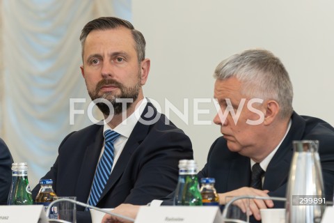  18.06.2025 WARSZAWA<br />
POSIEDZENIE RADY BEZPIECZENSTWA NARODOWEGO W PALACU PREZYDENCKIM W WARSZAWIE<br />
N/Z WLADYSLAW KOSINIAK - KAMYSZ TOMASZ SIEMONIAK<br />
FOT. ANTONI BYSZEWSKI/FOTONEWS 