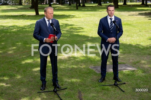  20.06.2025 WARSZAWA<br />
KONFERENCJA PRASOWA PREMIERA DONALDA TUSKA<br />
N/Z PREMIER DONALD TUSK ADAM SZLAPKA<br />
FOT. MARCIN BANASZKIEWICZ/FOTONEWS  