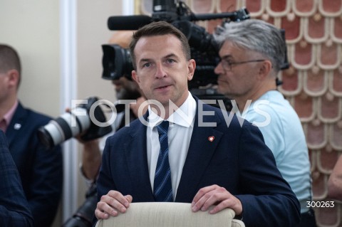  01.07.2025 WARSZAWA<br />
POSIEDZENIE RZADU<br />
N/Z ADAM SZLAPKA<br />
 