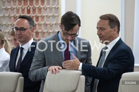  01.07.2025 WARSZAWA<br />
POSIEDZENIE RZADU<br />
N/Z RADOSLAW SIKORSKI JAKUB JAWOROWSKI DARIUSZ KLIMCZAK<br />
 