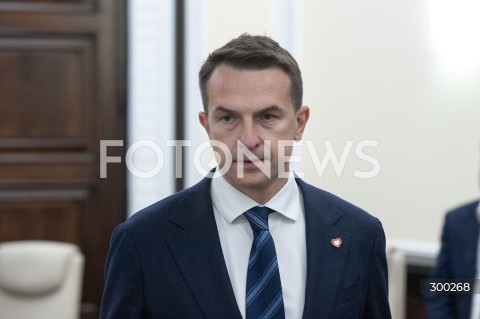  01.07.2025 WARSZAWA<br />
POSIEDZENIE RZADU<br />
N/Z ADAM SZLAPKA<br />
 