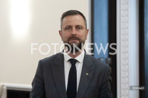  08.07.2025 WARSZAWA<br />
POSIEDZENIE RZADU<br />
N/Z WLADYSLAW KOSINIAK KAMYSZ<br />
 