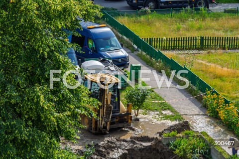  16.07.2025 WARSZAWA<br />
POWAZNA AWARIA WODY NA ENKLAWIE HAWAJSKA<br />
N/Z NAPRAWA AWARII WODY<br />
 