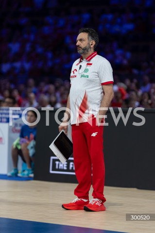  23.07.2025 LODZ <br />
FIVB WOMEN'S VOLLEYBALL NATIONS LEAGUE <br />
SIATKARSKA LIGA NARODOW KOBIET <br />
MECZ POLSKA - CHINY ( POLAND - CHINA ) <br />
N/Z TRENER STEFANO LAVARINI SYLWETKA<br />
 