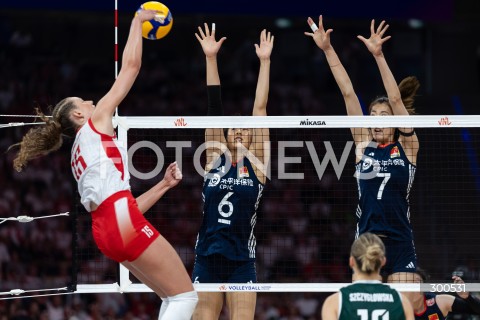  23.07.2025 LODZ <br />
FIVB WOMEN'S VOLLEYBALL NATIONS LEAGUE <br />
SIATKARSKA LIGA NARODOW KOBIET <br />
MECZ POLSKA - CHINY ( POLAND - CHINA ) <br />
N/Z XANGYU GONG MARTYNA CZYRNIANSKA YUANYUAN WANG<br />
 
