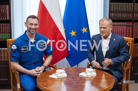 24.07.2025 WARSZAWA<br />
SPOTKANIE PREMIERA Z POLSKIM ASTRONAUTA<br />
N/Z PREMIER DONALD TUSK SLAWOSZ UZNANSKI WISNIEWSKI<br />
 
