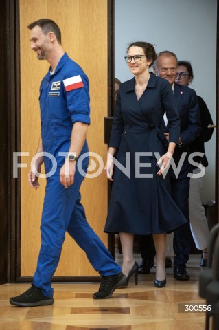  24.07.2025 WARSZAWA<br />
SPOTKANIE PREMIERA Z POLSKIM ASTRONAUTA<br />
N/Z MARTA EWA WACHOWICZ PREMIER DONALD TUSK SLAWOSZ UZNANSKI WISNIEWSKI<br />
 
