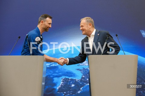  24.07.2025 WARSZAWA<br />
SPOTKANIE PREMIERA Z POLSKIM ASTRONAUTA<br />
N/Z PREMIER DONALD TUSK SLAWOSZ UZNANSKI WISNIEWSKI<br />
 