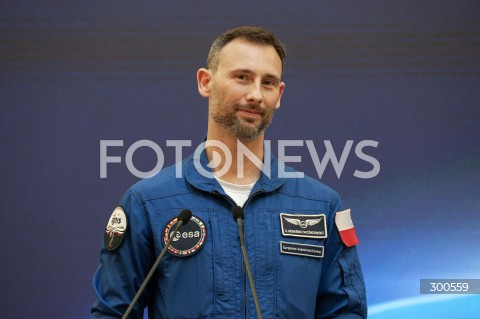  24.07.2025 WARSZAWA<br />
SPOTKANIE PREMIERA Z POLSKIM ASTRONAUTA<br />
N/Z SLAWOSZ UZNANSKI WISNIEWSKI<br />
 