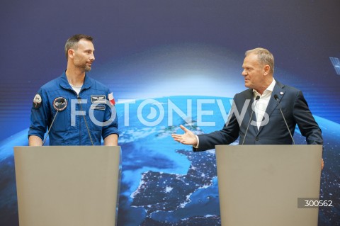  24.07.2025 WARSZAWA<br />
SPOTKANIE PREMIERA Z POLSKIM ASTRONAUTA<br />
N/Z PREMIER DONALD TUSK SLAWOSZ UZNANSKI WISNIEWSKI<br />
 