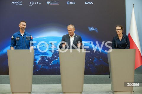  24.07.2025 WARSZAWA<br />
SPOTKANIE PREMIERA Z POLSKIM ASTRONAUTA<br />
N/Z PREMIER DONALD TUSK SLAWOSZ UZNANSKI WISNIEWSKI MARTA EWA WACHOWICZ<br />
 