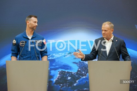  24.07.2025 WARSZAWA<br />
SPOTKANIE PREMIERA Z POLSKIM ASTRONAUTA<br />
N/Z PREMIER DONALD TUSK SLAWOSZ UZNANSKI WISNIEWSKI<br />
 