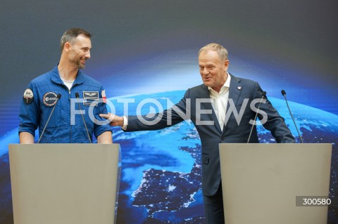  24.07.2025 WARSZAWA<br />
SPOTKANIE PREMIERA Z POLSKIM ASTRONAUTA<br />
N/Z PREMIER DONALD TUSK SLAWOSZ UZNANSKI WISNIEWSKI<br />
 
