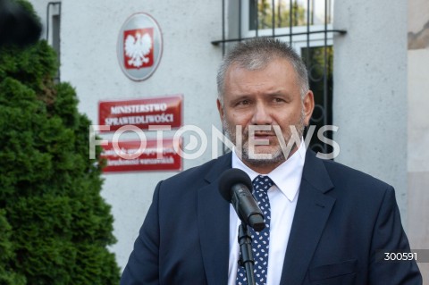  24.07.2025 WARSZAWA<br />
BRIEFING PRASOWY MINISTRA SPRAWIEDLIWOSCI WALDEMARA ZURKA W WARSZAWIE <br />
N/Z WALDEMAR ZUREK <br />
 