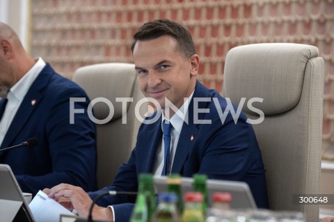  25.07.2025 WARSZAWA<br />
POSIEDZENIE RADY MINISTROW<br />
N/Z ADAM SZLAPKA<br />
 