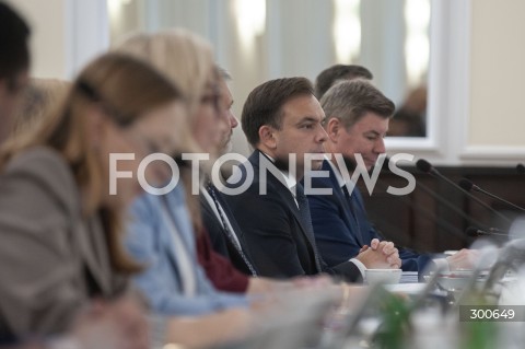  25.07.2025 WARSZAWA<br />
POSIEDZENIE RADY MINISTROW<br />
N/Z ADAM DOMANSKI<br />
 