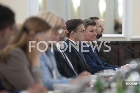  25.07.2025 WARSZAWA<br />
POSIEDZENIE RADY MINISTROW<br />
N/Z JAN GRABIEC ANDRZEJ DOMANSKI<br />
 