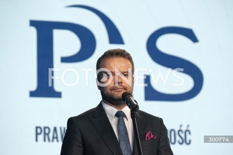  29.07.2025 WARSZAWA<br />
KONFERENCJA PREZESA PIS<br />
N/Z RAFAL BOCHENEK<br />
 