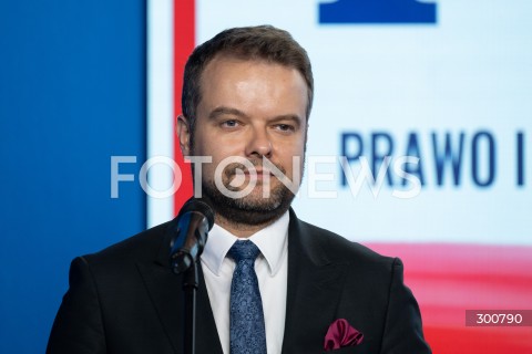  29.07.2025 WARSZAWA<br />
KONFERENCJA PRASOWA PREZESA PIS JAROSLAWA KACZYNSKIEGO<br />
N/Z RAFAL BOCHENEK<br />
FOT. MARCIN BANASZKIEWICZ / FOTONEWS  