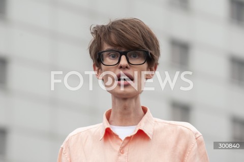  01.08.2025 WARSZAWA<br />
GODZINA W<br />
N/Z OSKAR SZAFAROWICZ<br />
 