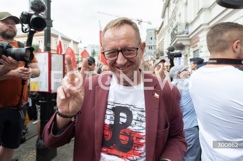  01.08.2025 WARSZAWA<br />
GODZINA W<br />
N/Z ROBERT TELUS<br />
 