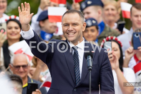  08.08.2025 KOLBUSZOWA <br />
WIZYTA PREZYDENTA RP KAROLA NAWROCKIEGO NA PODKARPACIU <br />
PREZENTACJA INICJATYWY USTAWODAWCZEJ - PIT ZERO - RODZINA NA PLUS <br />
N/Z PREZYDENT KAROL NAWROCKI <br />
 