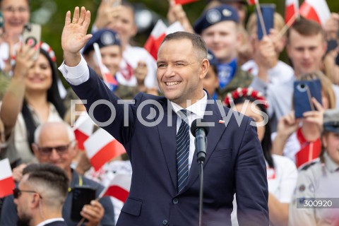  08.08.2025 KOLBUSZOWA <br />
WIZYTA PREZYDENTA RP KAROLA NAWROCKIEGO NA PODKARPACIU <br />
PREZENTACJA INICJATYWY USTAWODAWCZEJ - PIT ZERO - RODZINA NA PLUS <br />
N/Z PREZYDENT KAROL NAWROCKI <br />
 