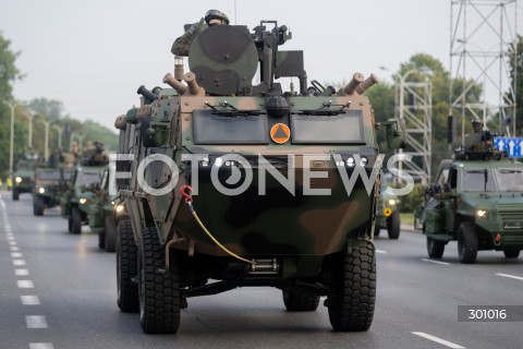  10.08.2025 WARSZAWA<br />
PROBA DEFILADY PRZED SWIETEM WOJSKA POLSKIEGO<br />
N/Z TRANSPORTER BOBR 3<br />
FOT. MARCIN BANASZKIEWICZ / FOTONEWS  