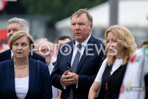 10.08.2025 WARSZAWA<br />
MIESIECZNICA SMOLENSKA<br />
N/Z ANNA FOTYGA JACEK KURSKI JOANNA LICHOCKA<br />
FOT. MARCIN BANASZKIEWICZ / FOTONEWS  