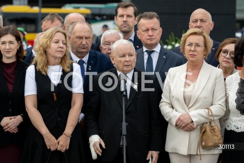  10.08.2025 WARSZAWA<br />
MIESIECZNICA SMOLENSKA<br />
N/Z JAROSLAW KACZYNSKI JOANNA LICHOCKA JADWIGA WISNIEWSKA MARIUSZ BLASZCZAK TOBIASZ BOCHENSKI<br />
FOT. MARCIN BANASZKIEWICZ / FOTONEWS  
