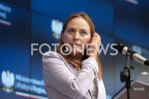  12.08.2025 WARSZAWA<br />
KONFERENCJA W MINISTERSTWIE FUNDUSZY I POLITYKI REGIONALNEJ <br />
N/Z KATARZYNA PELCZYNSKA NALECZ<br />
 