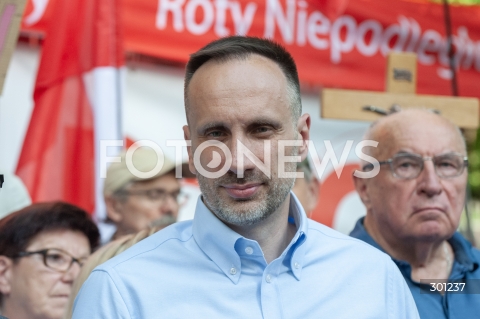  13.08.2025 WARSZAWA<br />
MANIFESTACJA PRZECIWKO DONALDOWI TUSKOWI<br />
N/Z JANUSZ KOWALSKI<br />
 