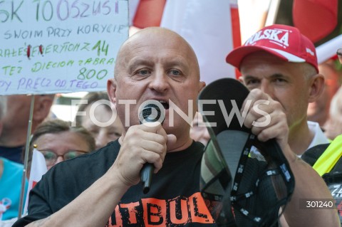  13.08.2025 WARSZAWA<br />
MANIFESTACJA PRZECIWKO DONALDOWI TUSKOWI<br />
N/Z PIOTR RYBAK<br />
 