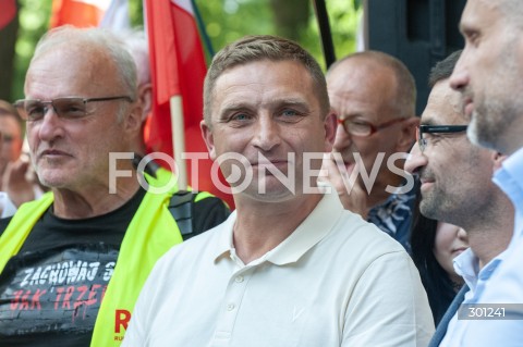  13.08.2025 WARSZAWA<br />
MANIFESTACJA PRZECIWKO DONALDOWI TUSKOWI<br />
N/Z ROBERT BAKIEWICZ<br />
 