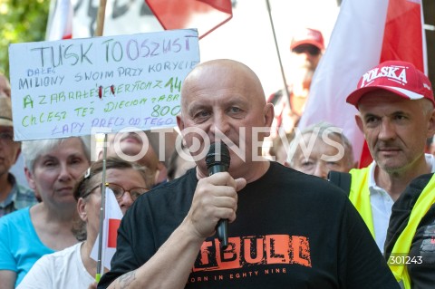  13.08.2025 WARSZAWA<br />
MANIFESTACJA PRZECIWKO DONALDOWI TUSKOWI<br />
N/Z PIOTR RYBAK<br />
 